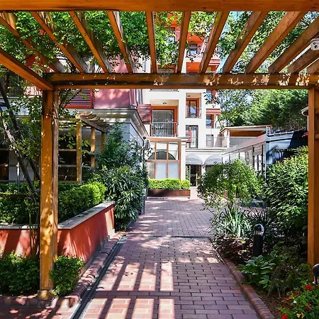 Two Br Flat Close To Sea And Beach